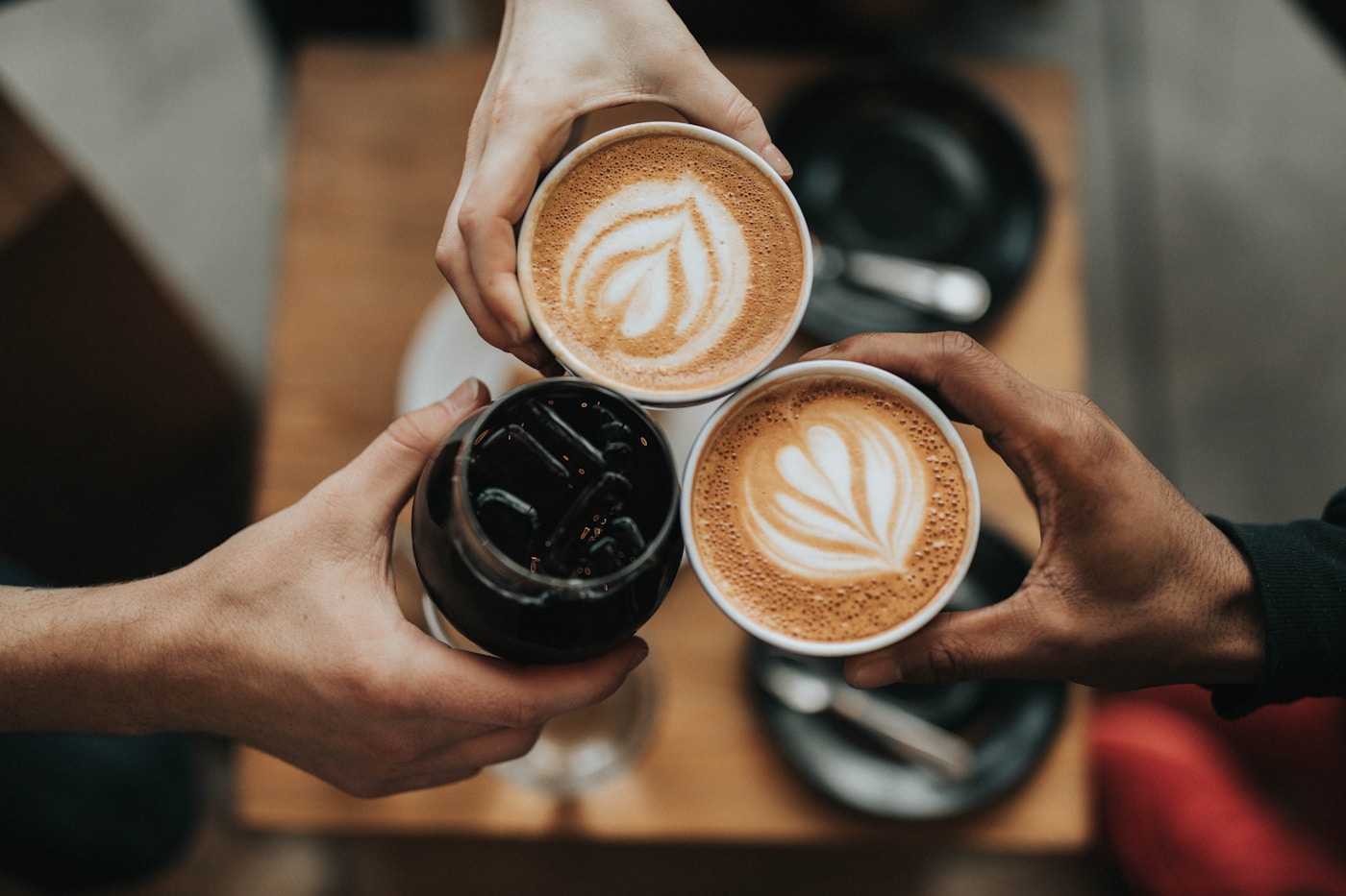 PE vs PLA vs Aqueous Coating: Which Paper Cup Coating Is Right for Your Business?